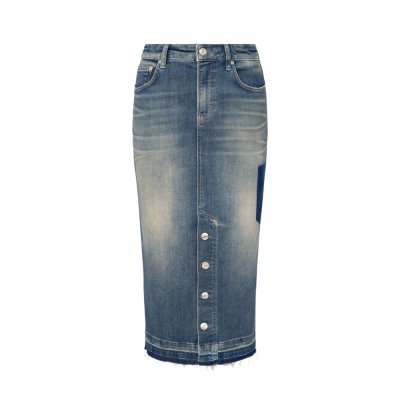 THE DENIM SKIRT